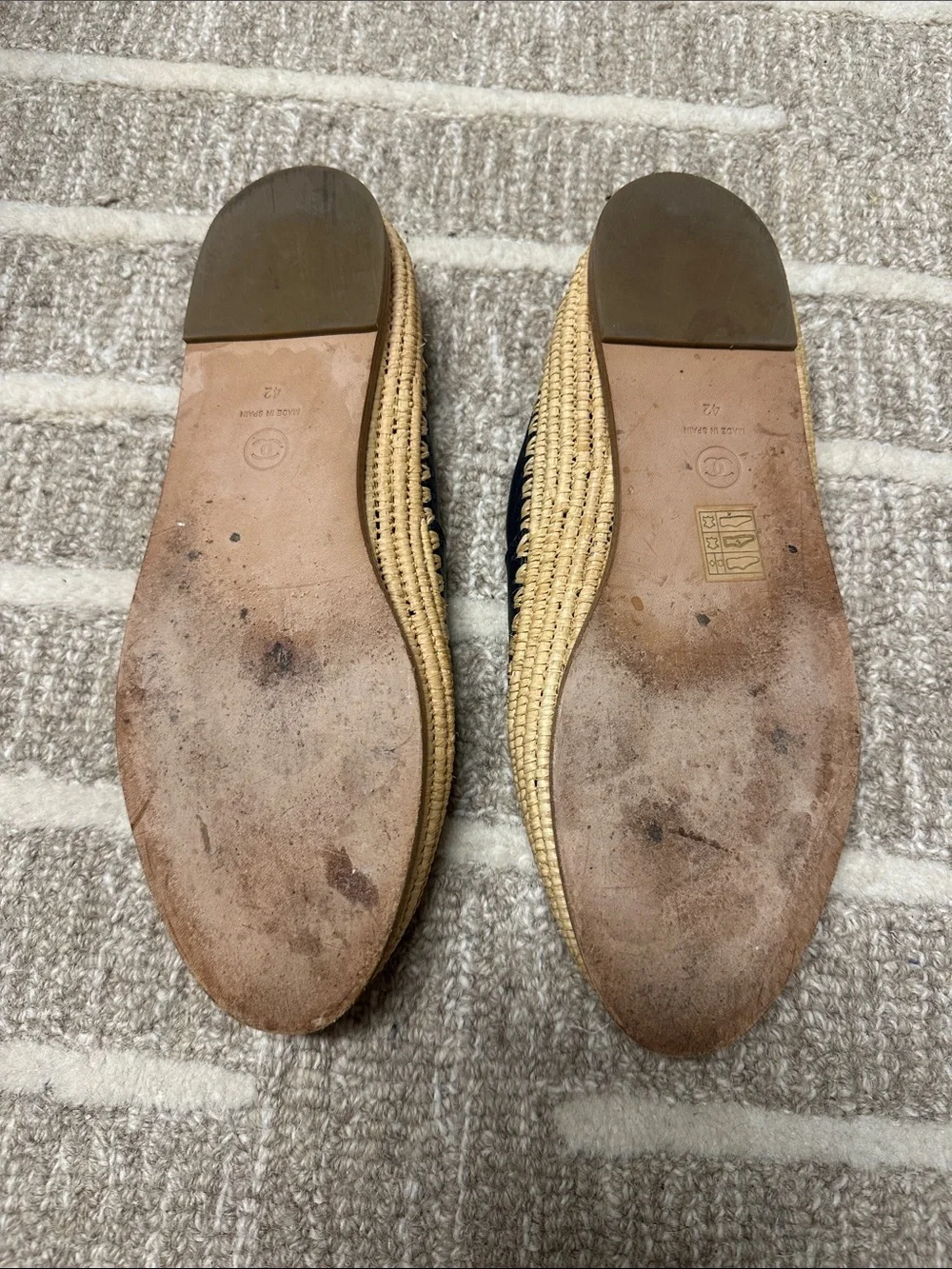 CHANEL Black Leather Espadrille Flats with Beige Woven Trim